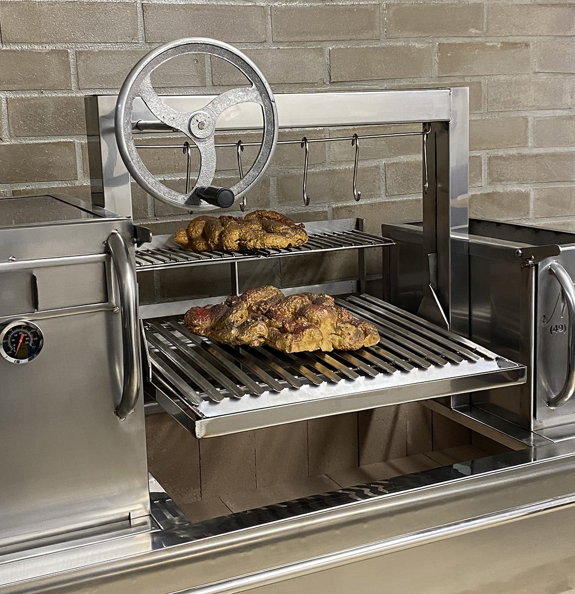 CHURRASQUEIRA PARRILLA INOX 304 150CM COM GRELHA DE ELEVAÇÃO POR VOLANTE COM FORNO E SUPORTE PARA ESPETOS E MODIFICAÇÕES 